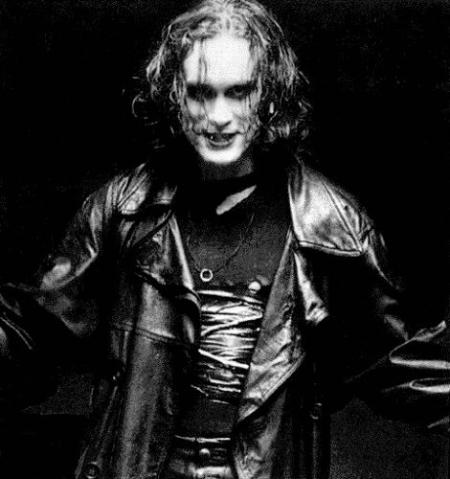 ThE CrOw.
